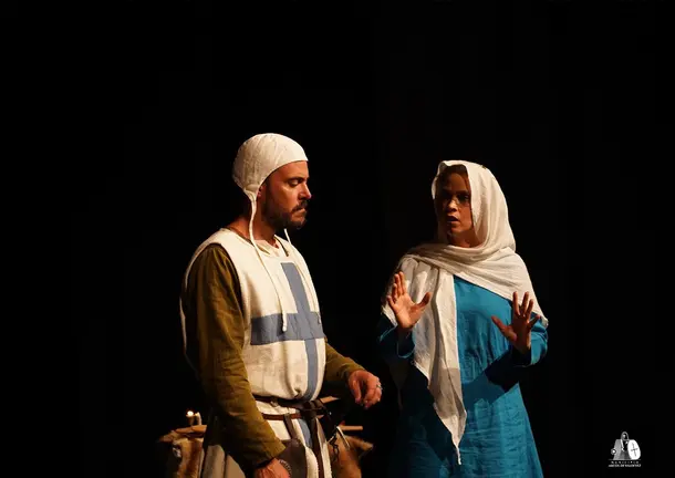 Recreaci&oacute;n teatral de la Conquista de Lisboa, integrada en la programaci&oacute;n del Recontro de Valdevez, acerc&oacute; la historia medieval a los escolares de Arcos de Valdevez.