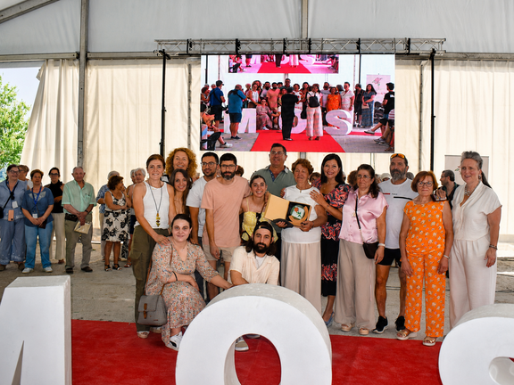 A colecci&oacute;n &ldquo;Ox&iacute;geno&rdquo;, da dese&ntilde;adora tomi&ntilde;esa Marta Pereiro, proclamouse ga&ntilde;adora do VI Desfilamos e recibiu tam&eacute;n o Premio do P&uacute;blico durante a final celebrada no marco da Xuntanza de Palilleiras de Mos.