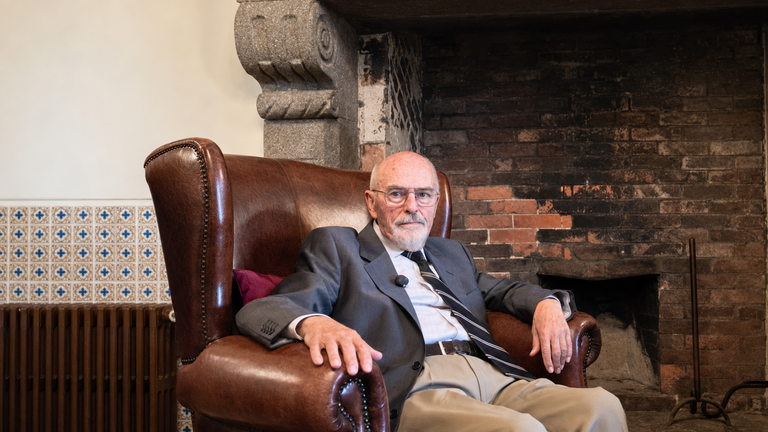 Jos&eacute; Ribeiro da Costa, en la Quinta de Enxomil, en Gaia, durante la entrevista concedida al Diario Luso-Galaico.