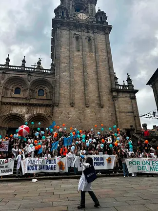 M&eacute;dicos y facultativos se movilizan en Santiago de Compostela para reclamar un Estatuto propio que reconozca las particularidades de la profesi&oacute;n y mejore sus condiciones laborales.