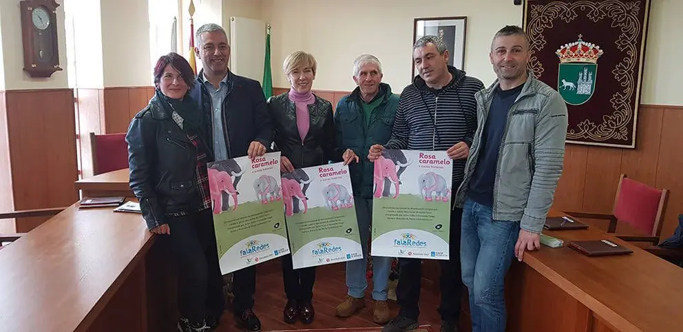 	O secretario xeral de Política Lingüística e a alcaldesa de Trazo presentaron hoxe a actividade, que chega ao concello coruñés o sábado 16 no marco do programa ‘FalaRedes’.