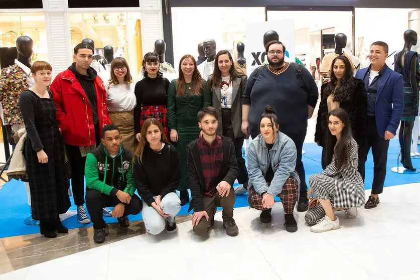 17,00 h.- A directora xeral de Xuventude, Participación e Voluntariado, Cristina Pichel, inaugurará as exposicións de Moda e Deseño de xoais dentro da fase final do programa Xuventude Crea 2019. No Centro Comercial As Cancelas (Avenida do Camiño Francés, 3).
foto xoán crespo
12/11/2019