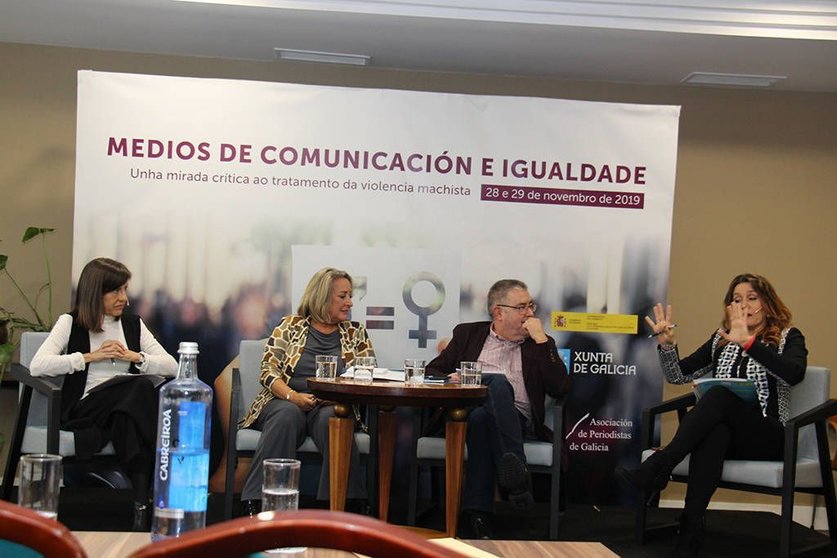 Anabel Díaz, Esther Esteban y Esther Jaén protagonizaron la segunda jornada en una mesa redonda sobre la mujer desde y en los Medios de comunicación. 