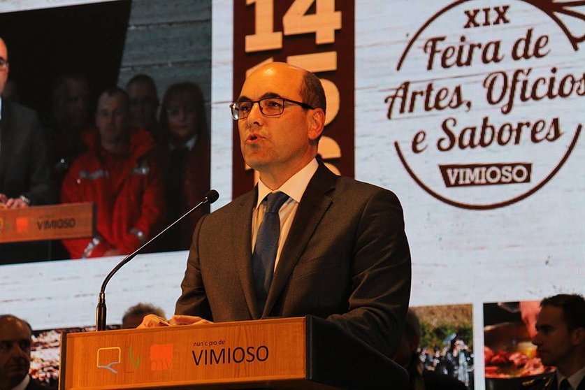 El alcalde de Vimioso, Jorge Fidalgo, durante la edición de 2018 de la Feria. ROBERTO LEDO. ARCHIVO. 