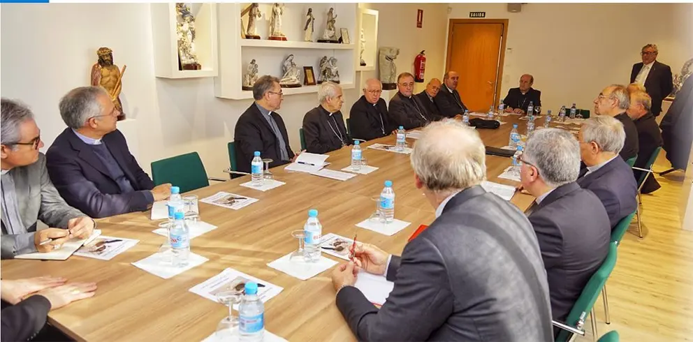 Los obispos de las diócesis dependientes de los arzobispados de Santiago de Compostela y de Braga, en Portugal, el pasado 26 de noviembre.