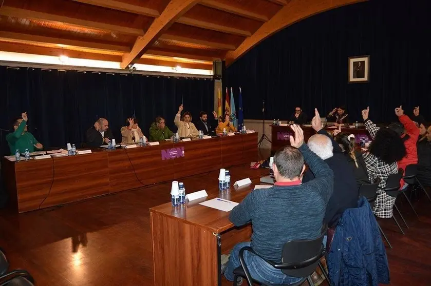 A moción foi aprobada por unanimidade co voto favorable de tódolos corporativos municipais.