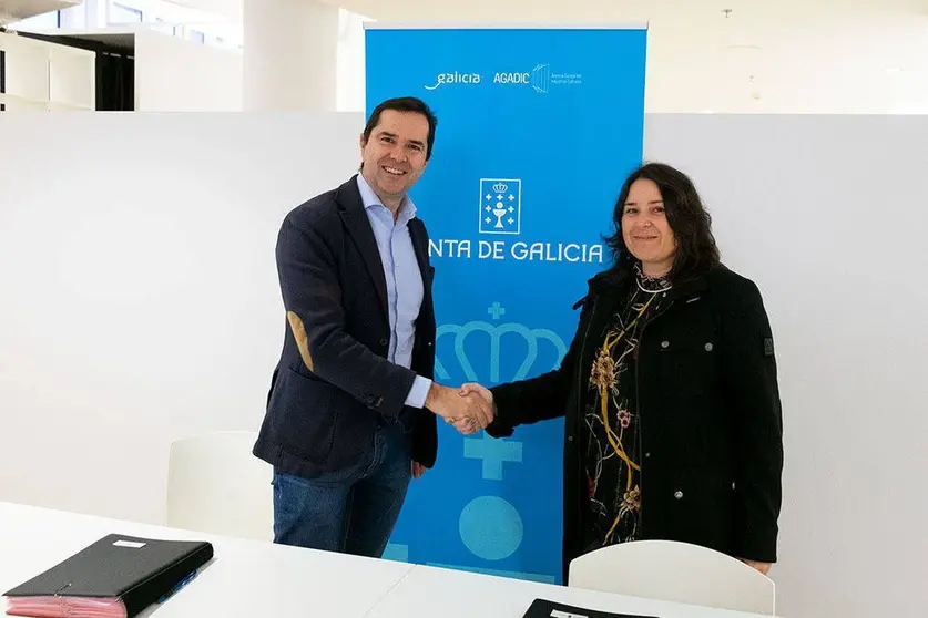 O director da Axencia Galega das Industrias Culturais (Agadic), Jacobo Sutil, e a presidenta da Academia Galega do Audiovisual (AGA), Ana Míguez