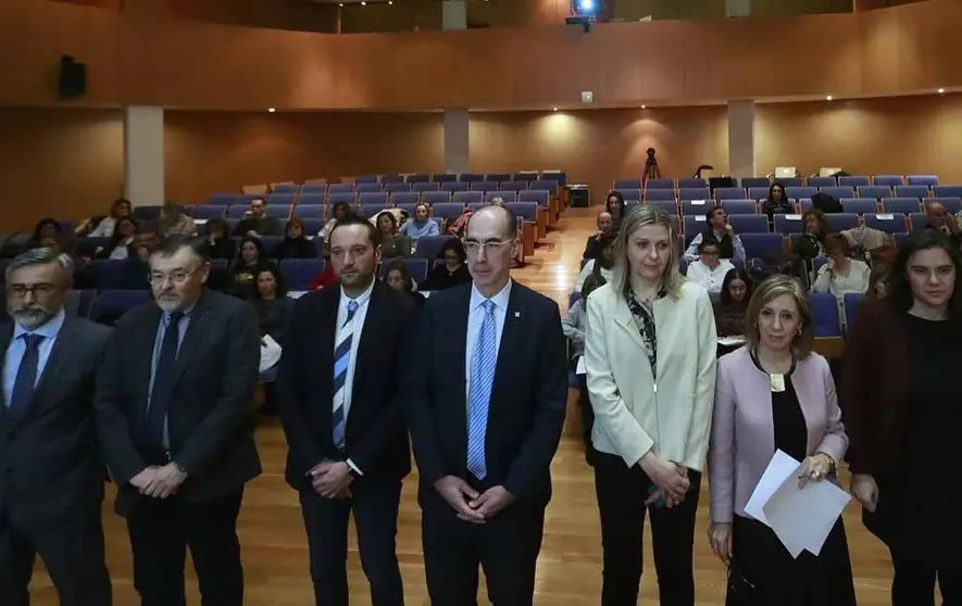 A adxudicación realizouse nun acto único, ao que estaban convocados os 604 participantes no concurso público.