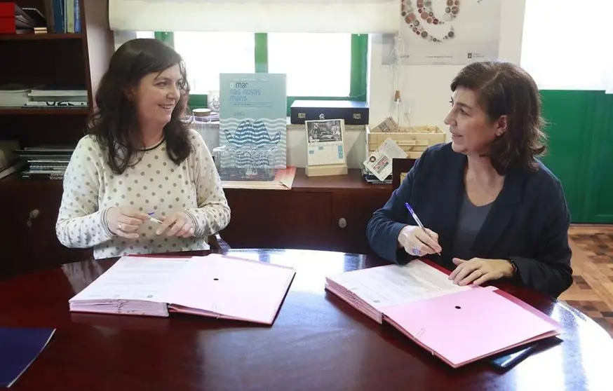 directora xeral de Desenvolvemento Pesqueiro, Susana Rodríguez, e a presidenta da Federación ‘O Peirao’, Verónica Veres.