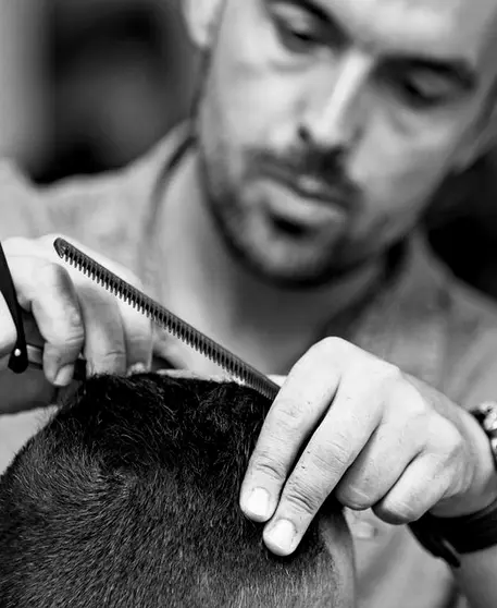 Carlos Conde, peluquero. 