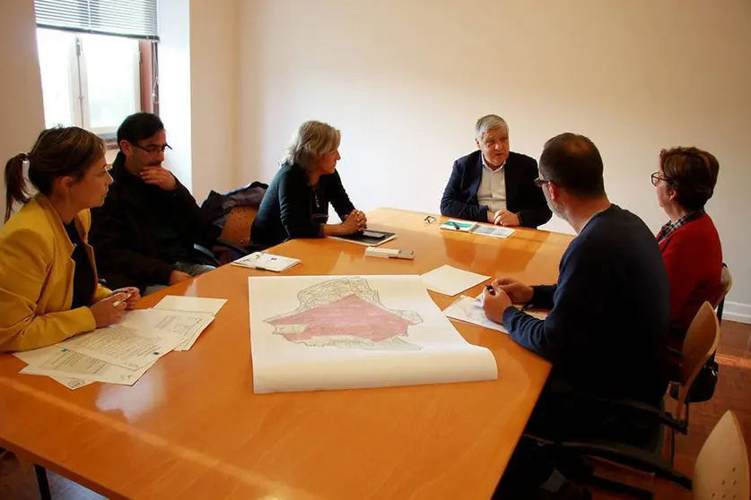 Encuentro con el movimiento SOS Serra d Arga.