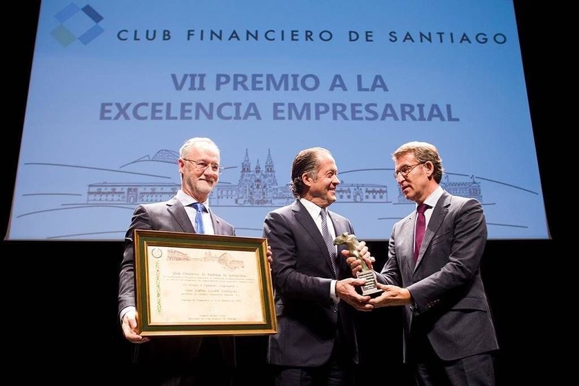 O titular da Xunta presidiu a entrega do VII Premio á excelencia empresarial do Club Financeiro de Santiago.