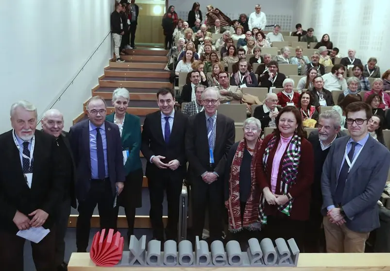El conselleiro de Cultura y Turismo, Román Rodríguez, inauguró hoy el encuentro, que se celebra hasta el sábado en el Museo de las Peregrinaciones y de Santiago y cuenta con la intervención de especialistas internacionales de gran proyección.