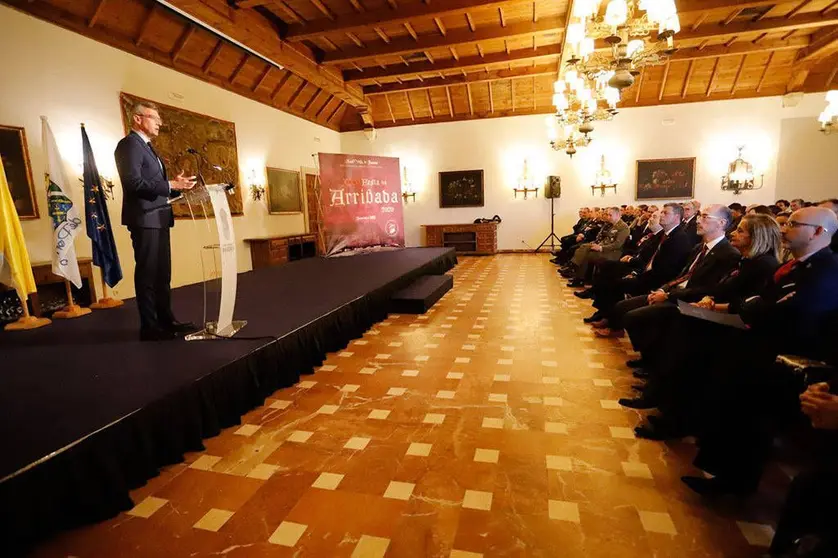 O vicepresidente da Xunta, Alfonso Rueda, o conselleiro de Sanidade, Jesús Vázquez Almuíña, e a directora de Turismo de Galicia, Nava Castro, asistiron hoxe no Parador de Baiona ao acto de presentación da XXV edición deste evento.