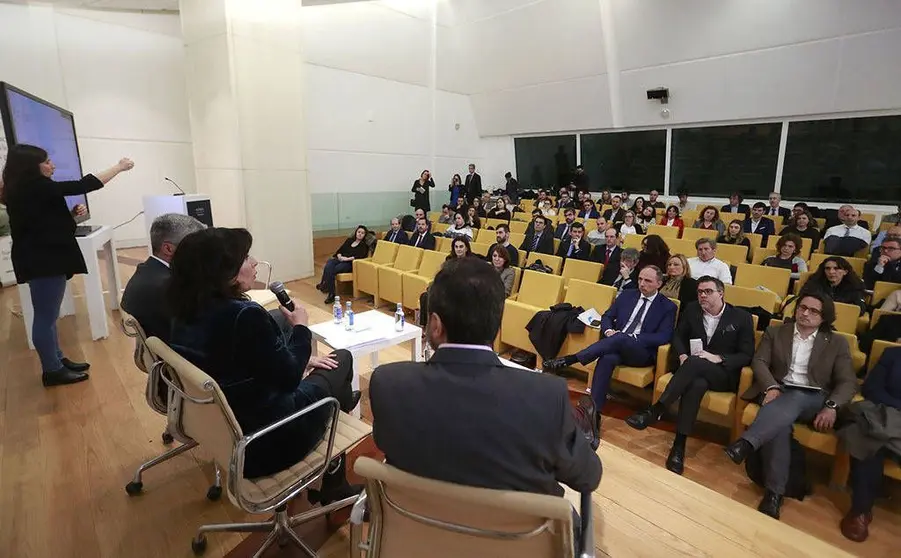 A app permitirá a familiares e coidadores monitorizar desde o seu dispositivo os parámetros de actividade, as biomedidas ou a ubicación da persoa e establecerlle recordatorios de medicación ou citas médicas na axenda.