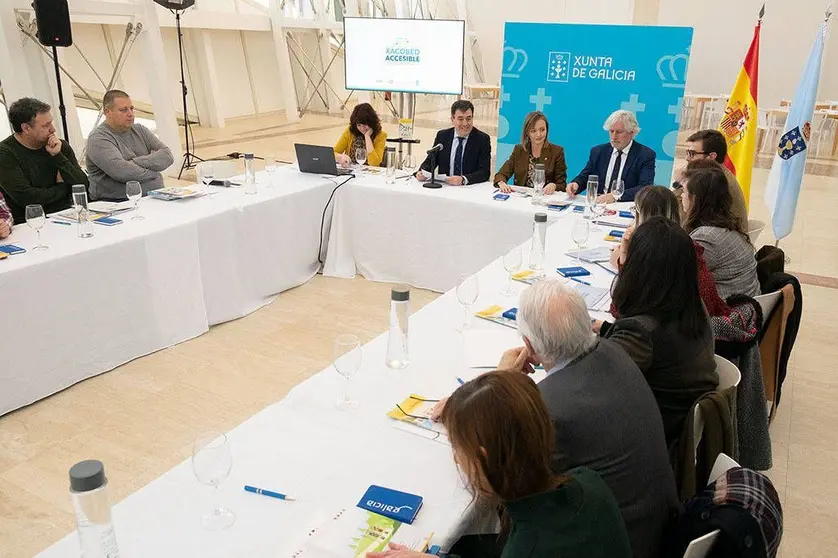 1Os camiñantes das rutas xacobeas xa contan con albergues públicos accesibles e os grupos de peregrinos con discapacidade poderán reservar praza nestes establecementos.