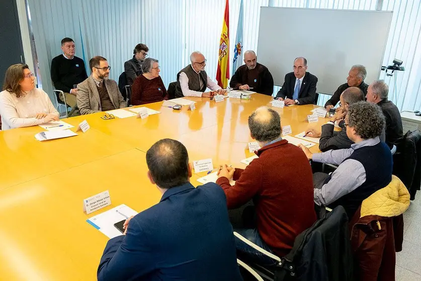  O conselleiro de Sanidade, Jesús Vázquez Almuiña, asinou os convenios de colaboración entre o Servizo Galego de Saúde e as asociacións sen ánimo de lucro, destinados ao desenvolvemento de programas de asistencia a pacientes con trastornos adictivos.