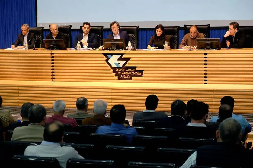 El secretario general para el Deporte, José Ramón Lete Lasa, comunicó las medidas adoptadas por la Xunta de Galicia en el ámbito deportivo a raíz de la epidemia del nuevo coronavirus en la reunión del Foro de Deporte Federado donde asistieron los representantes de las federaciones deportivas de Galicia.