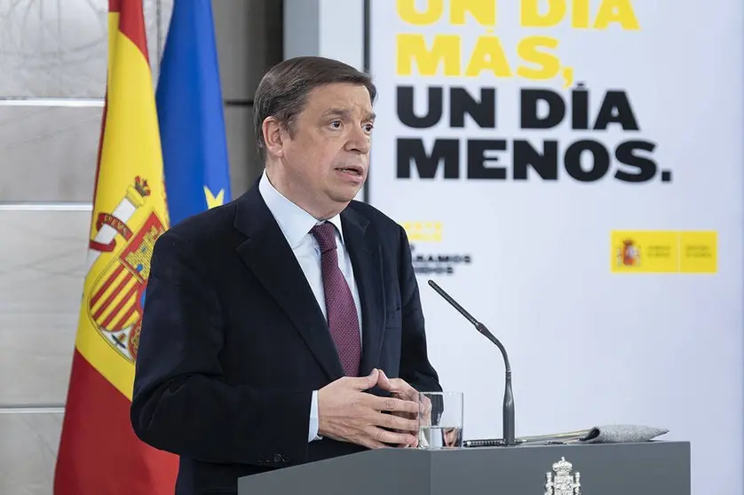 El ministro de Agricultura, Pesca y Alimentación, Luis Planas, durante su intervención en la rueda de prensa posterior al Consejo de Ministros. Pool Moncloa/Borja Puig de la Bellacasa.