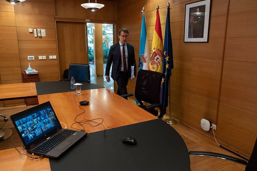 
El titular del Gobierno gallego mantuvo hoy una videoconferencia con el presidente del Gobierno central y con los otros presidentes autonómicos.