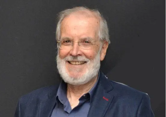 El humorista
gráfico, caricaturista, articulista y ensayista Siro López Lorenzo.