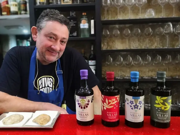 Juan Castiñeiras, que regenta el restaurante O Bioco en la zona monumental de Pontevedra.