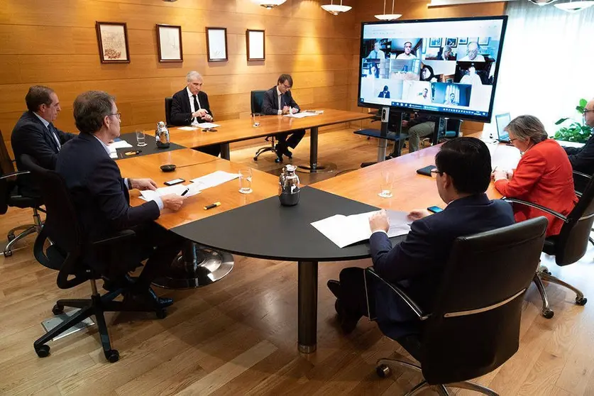 El presidente de la Xunta, Alberto Núñez Feijóo, participó hoy en el encuentro.