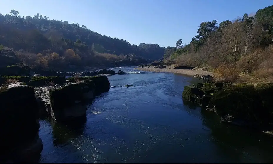 Río Miño a su paso por el concello de Arbo. 