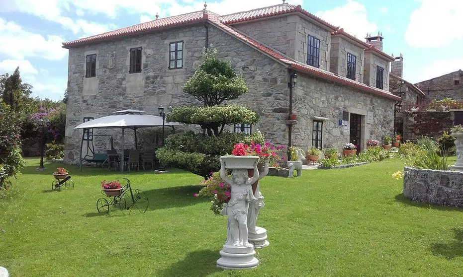 Vista desde el jardín de Casa Cacheiro, en Silleda. 