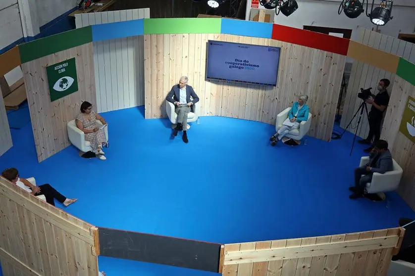 O conselleiro de Economía, Emprego e Industria, Francisco Conde, participou hoxe en Cambre (A Coruña), na sede de Vangarda, na celebración do Día do Cooperativismo.