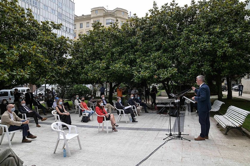 O acto tivo lugar este mediodía no exterior da sede do Tribunal Superior de Xustiza de Galicia.