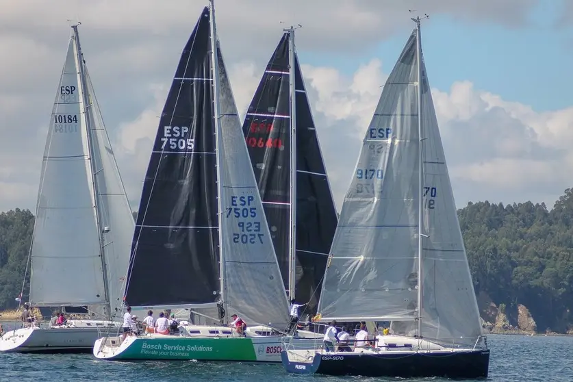  Grupo de cabeza en la ría de Sada. MARÍA DEVESA.