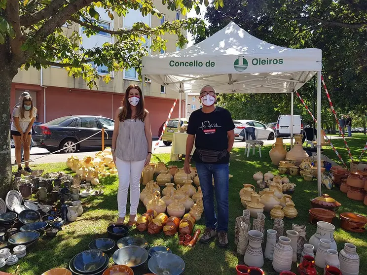 La directora general de Comercio y Consumo, Sol Vázquez, participó hoy en Oleiros en la inauguración de este encuentro que acoge ceramistas de Galicia, del resto de España y Portugal.
