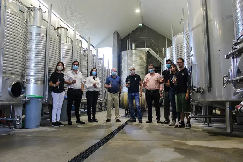 “Em Ponte de Lima temos condições magníficas em termos de solo, clima e na riqueza das próprias castas tradicionais” palavras do dono e fundador da Aphros Wine, Vasco Croft.