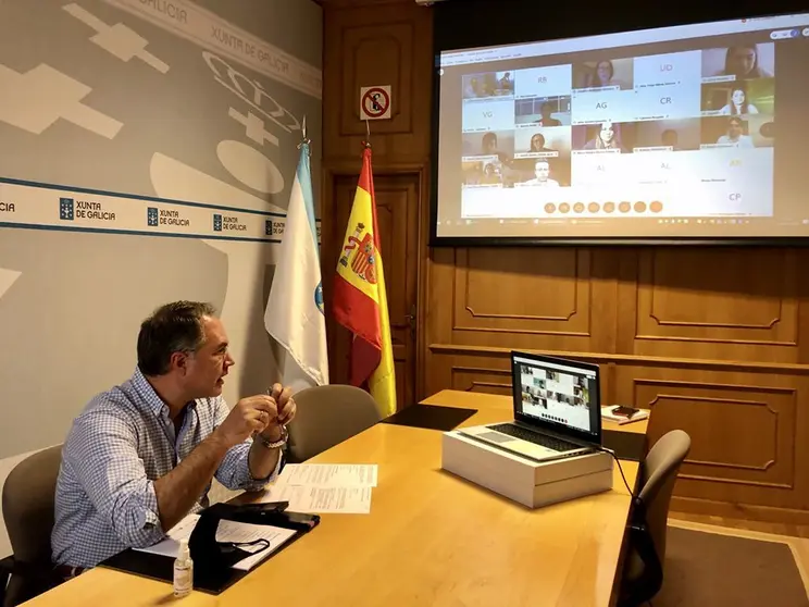 Vicerreitores das tres universidades públicas galegas, representantes da Consellería de Sanidade e bolseiros de anteriores edicións orientarán os alumnos de mestrado sobre saúde, o sistema sanitario galego e diversos trámites.