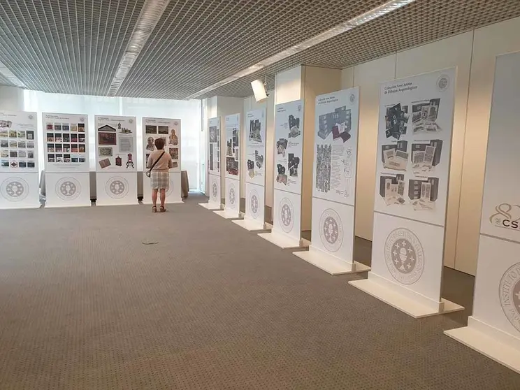 Hay que destacar los paneles en los que se da cuenta de la intensa labor en el ámbito de la producción científica del IEGPS. 