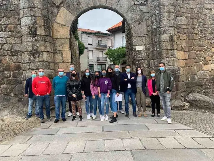 La directora general de Juventud, Participación y Voluntariado, Cristina Pichel, participó hoy en el I Juego de Escape de la federación gallega de bandas en el Castillo de los Condes Sarmiento, en Ribadavia.