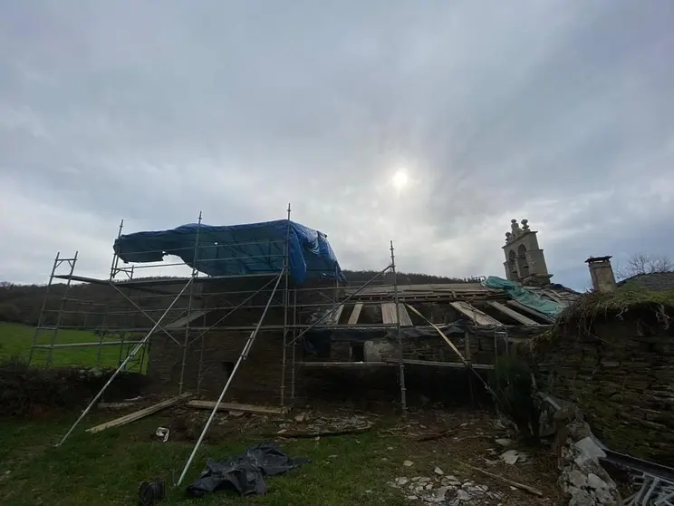 O obxectivo é solucionar as deficiencias do inmoble, recuperar o seu uso para o culto e mellorar a accesibilidade dos espazos exteriores do adro.