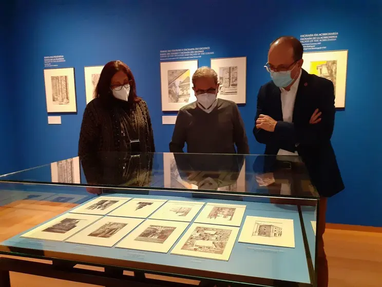 El secretario general de Cultura, Anxo M. Lorenzo, inauguró hoy la muestra ‘Arquitecturas debuxadas', del arquitecto, dibujante y pintor Santiago Catalán.