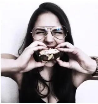 Alicia Gómez, Master superior en periodismo gastronómico.