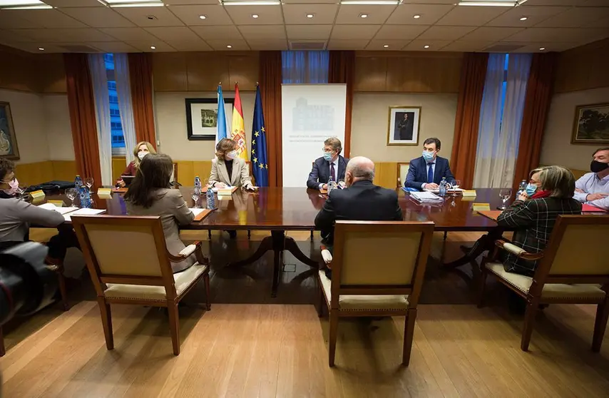 Reunión celebrada esta tarde entre el Gobierno central, la Xunta de Galicia, la Diputación de A Coruña y el Ayuntamiento de Sada para abordar el destino del Pazo de Meirás.