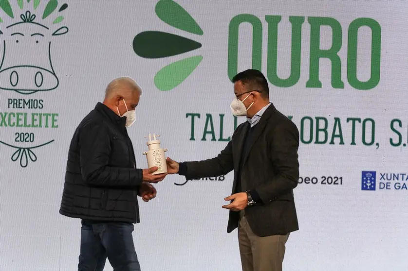 La Xunta también abogará por la entrada de las cooperativas en el capital de las industrias para que se beneficien de la transformación de la leche y asuman un papel relevante en la negociación del producto.