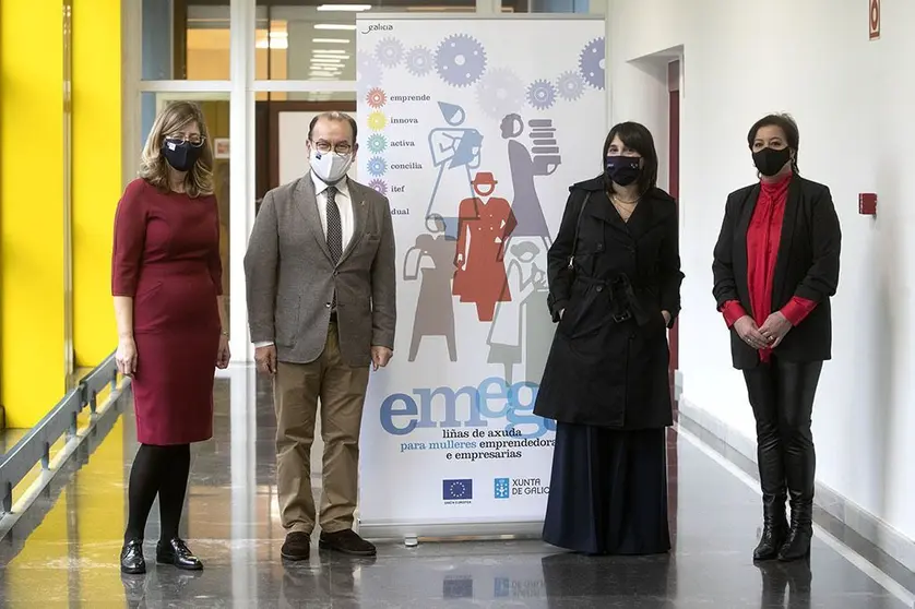 La conselleira de Empleo e Igualdad, María Jesús Lorenzana, participó hoy en Santiago de Compostela en la inauguración del III Encuentro de las emprendedoras del programa Emega con el que se impulsa el emprendimiento femenino.
