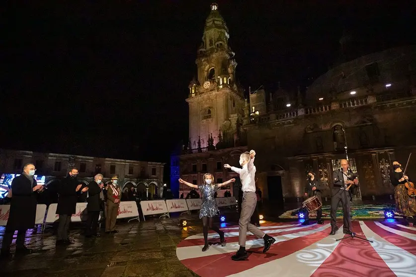 El audiovisual conducido por Carlos Núñez con el que se cerró el acto contó con la participación solidaria y altruista de destacados artistas como Julio Iglesias, Alejandro Sanz, Rozalén, Amaral, Iván Ferreiro, Xabier Díaz, Cristina Castaño o Paulo Coelho, entre otros.