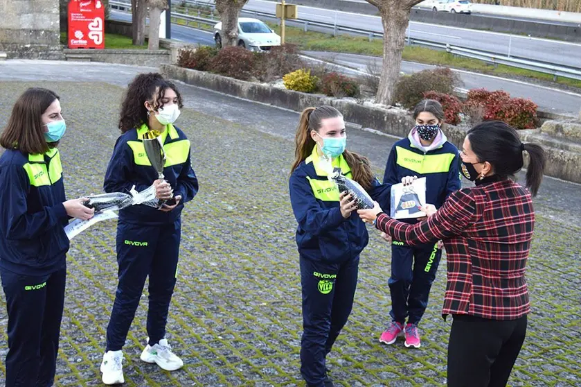 As Meninas foron recibidas esta tarde na Praza do Concello, onde recibiron a felicitación institucional polo gran logro do título autonómico.