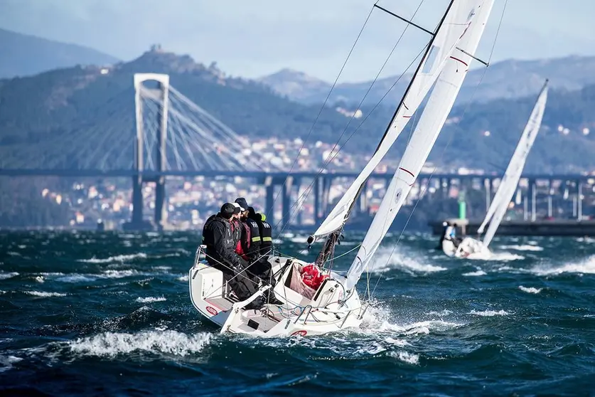  El patrón de Ocean Race el coruñés Chuny Bermúdez de Castro navegará en el Abril Rojo.  ©Sailingshots by María Muiña Photography