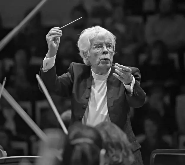 O primeiro director titular da orquestra foi Helmuth Rilling, entre 1996 e 2000.