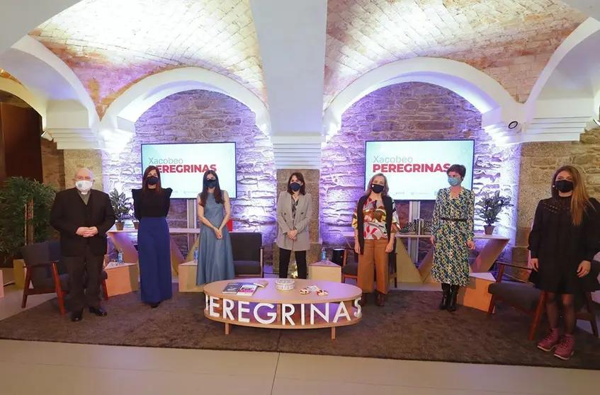 A conselleira de Emprego e Igualdade, María Jesús Lorenzana, e a directora de Turismo de Galicia, Nava Castro, participaron no primeiro encontro da iniciativa, que forma parte da programación do Xacobeo.