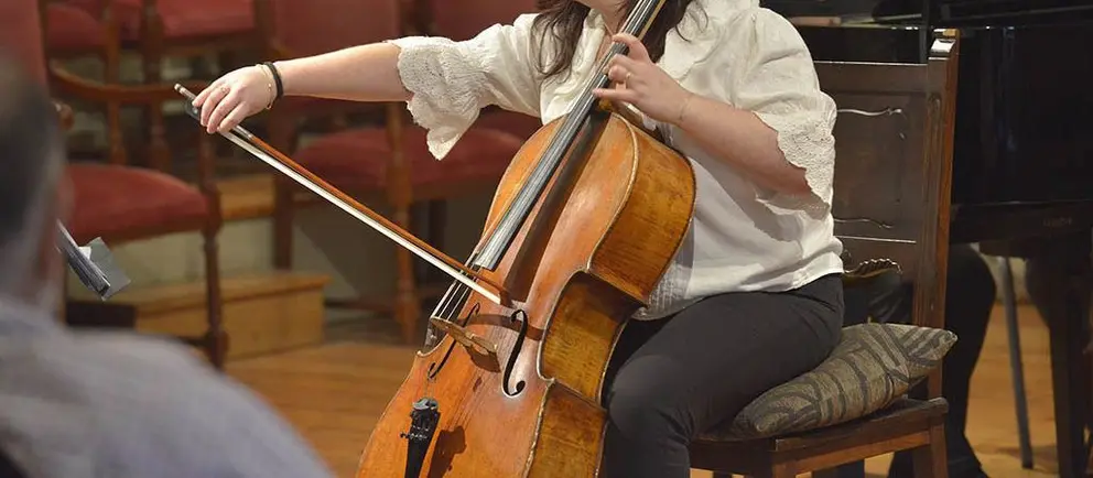 Alumna da Escola de Altos Estudos Musicais, EAEM.