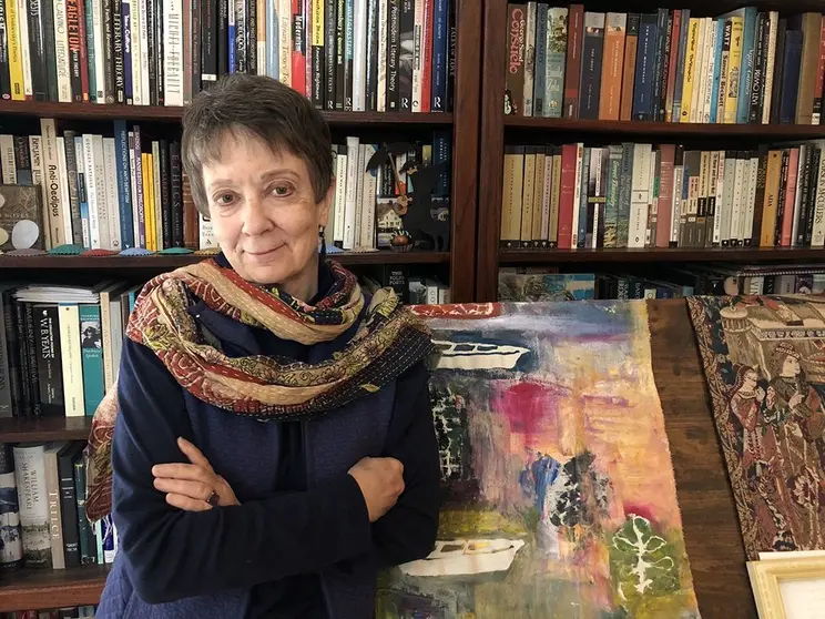 Es una de las más prestigiosas divulgadoras de la literatura gallega en los EEUU y se desplazará a Galicia para traducir obras de Marica Campo y Emma Pedreira.